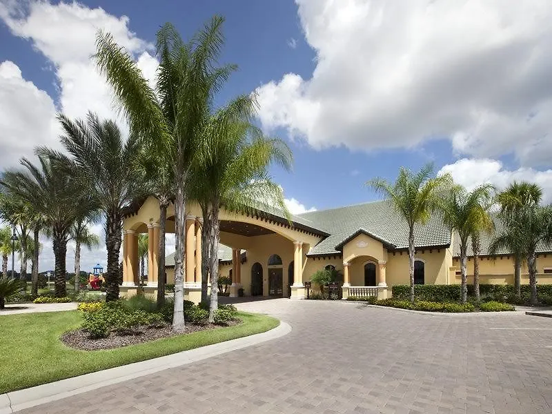Beautiful 4 Bed 3 Bath Town With Splash Pool Holiday home Orlando