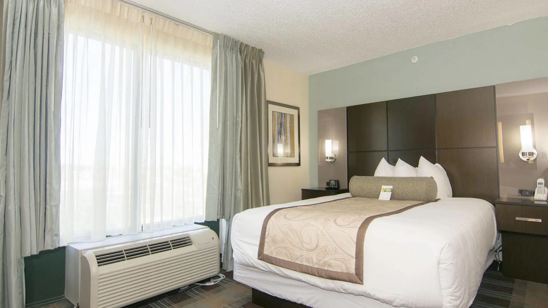 Hotell Wingate By Wyndham - International Airport- Free Hot Breakfast