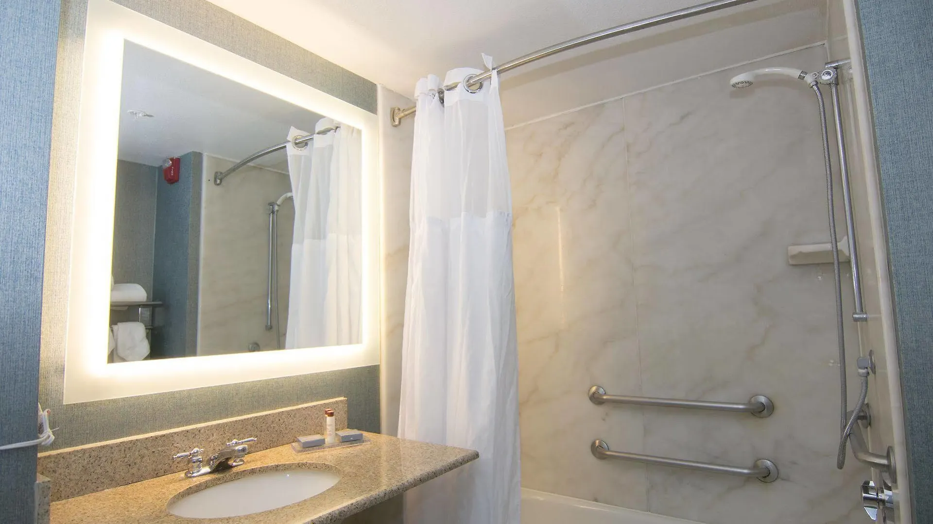 Hotell Wingate By Wyndham - International Airport- Free Hot Breakfast 3*