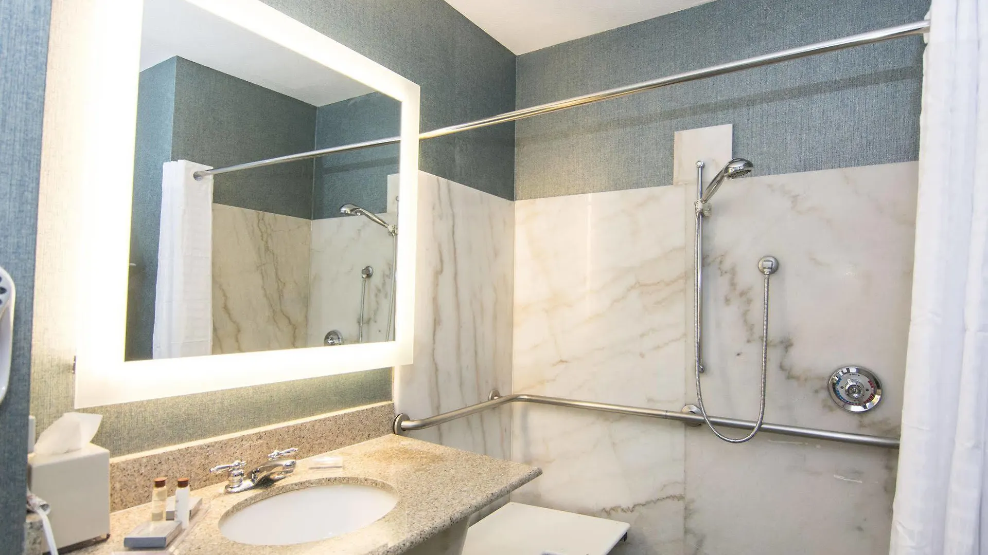 Wingate By Wyndham - International Airport- Free Hot Breakfast 3*