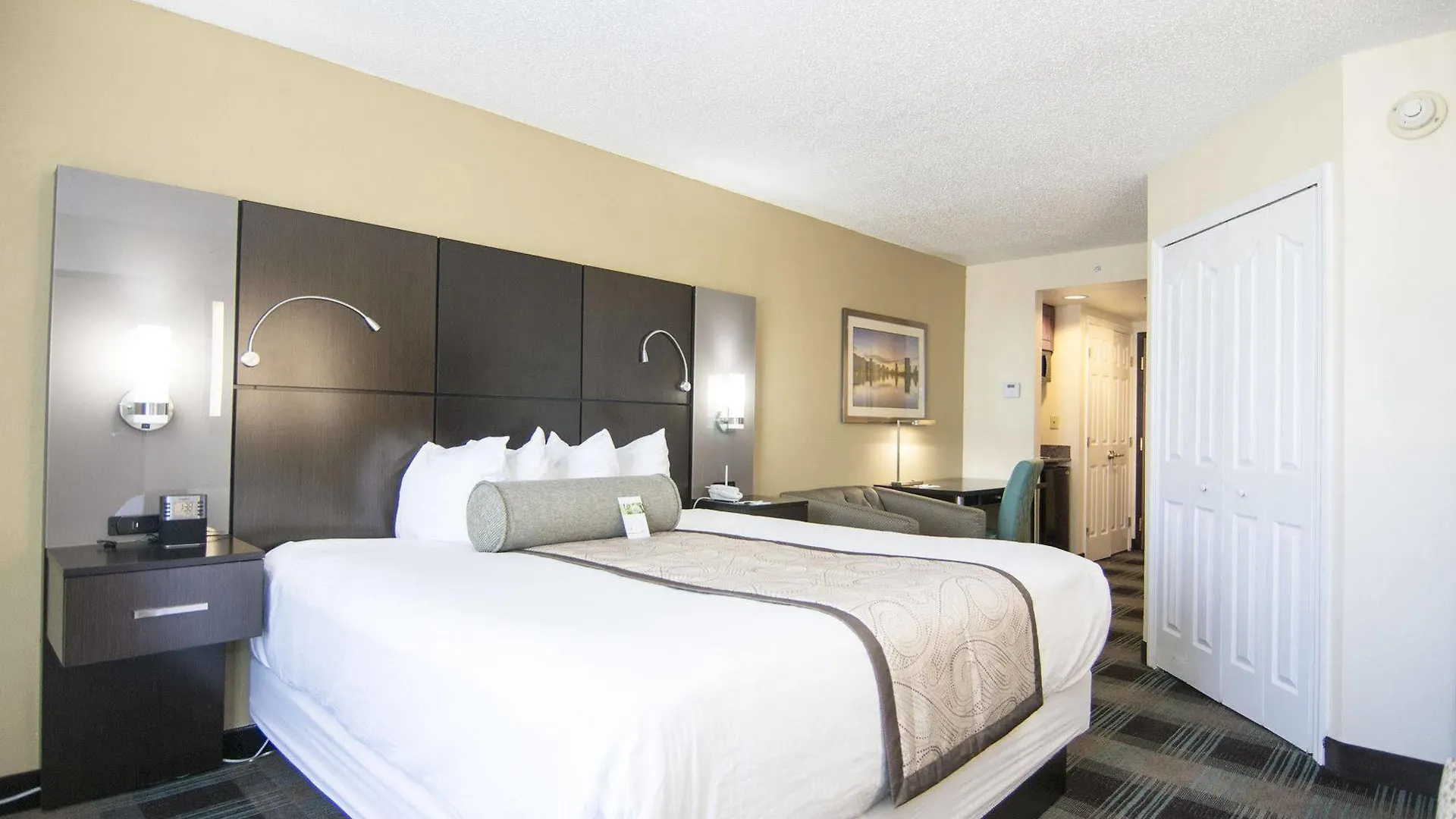 Wingate By Wyndham - International Airport- Free Hot Breakfast