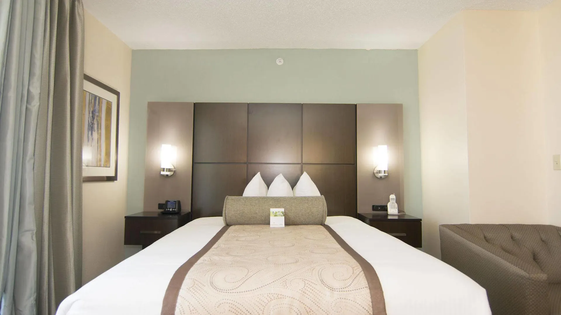 Wingate By Wyndham - International Airport- Free Hot Breakfast 3*