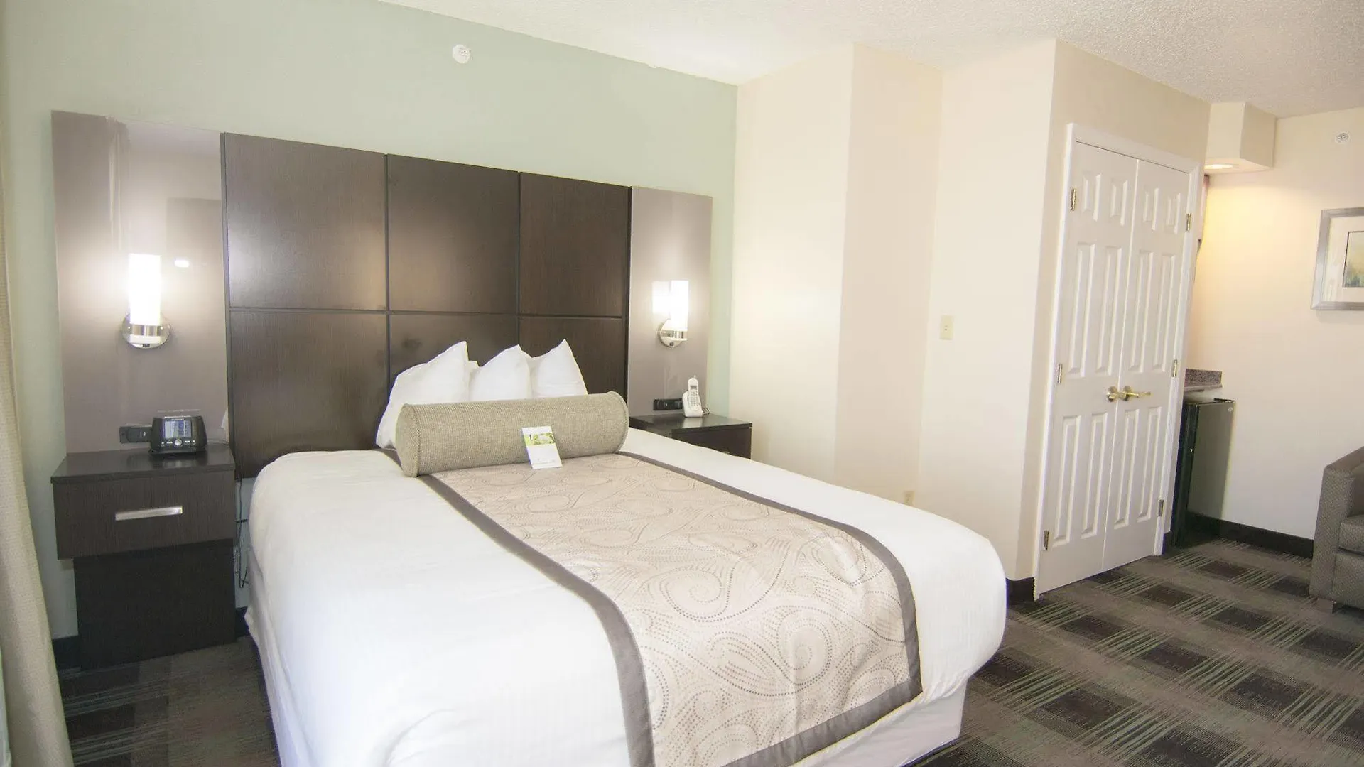 Wingate By Wyndham - International Airport- Free Hot Breakfast Hotell