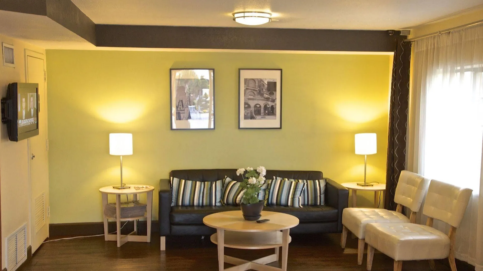 Hotel Super 8 By Wyndham International Drive
