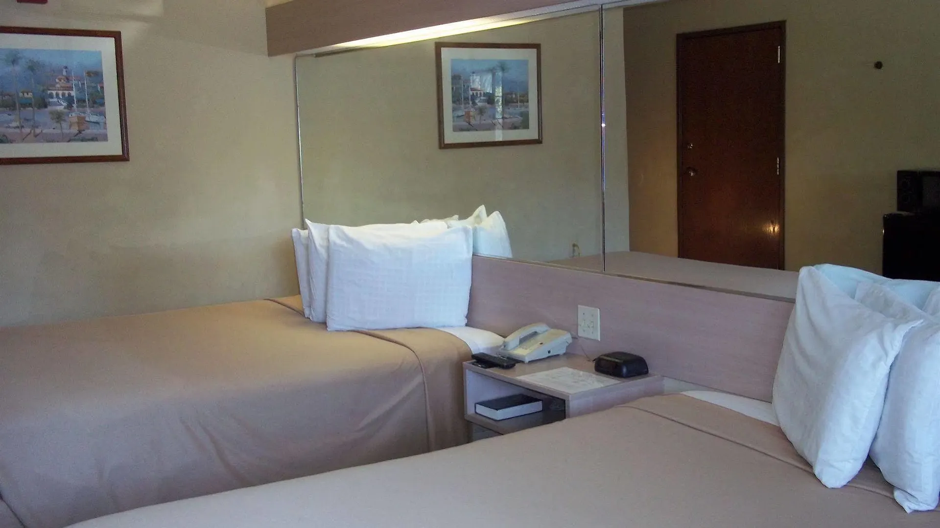 Baymont By Wyndham Orlando-international Dr-universal Blvd Hotel