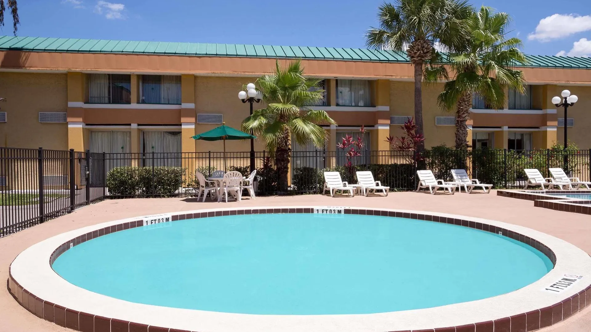 Hotel Garnet & 3*