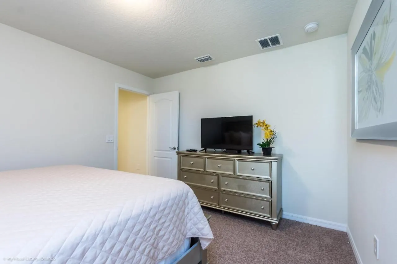Villa Windsor At Westside *