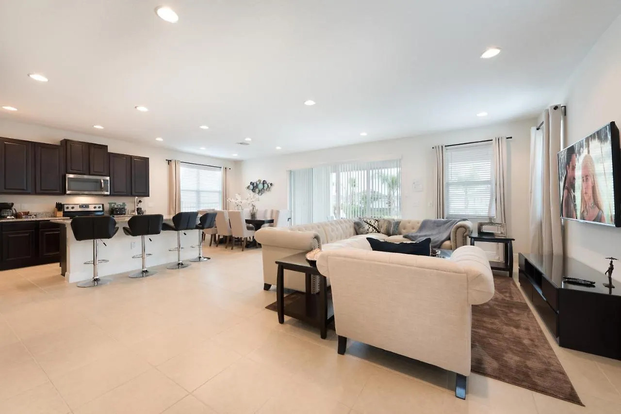 Cozy By Rentyl Near With Private Pool & Amenities - 7416m Holiday home Orlando