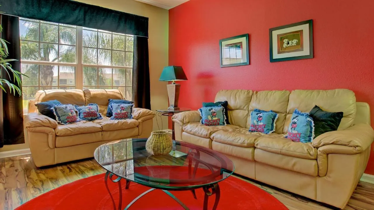 London At Windsor Palms Apartment