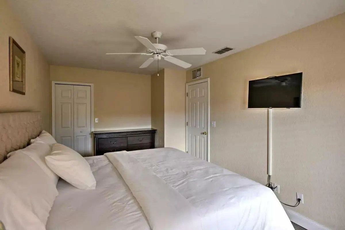 Regal Oaks 3 Beds 3 Baths Kissimmee Disney Holiday home