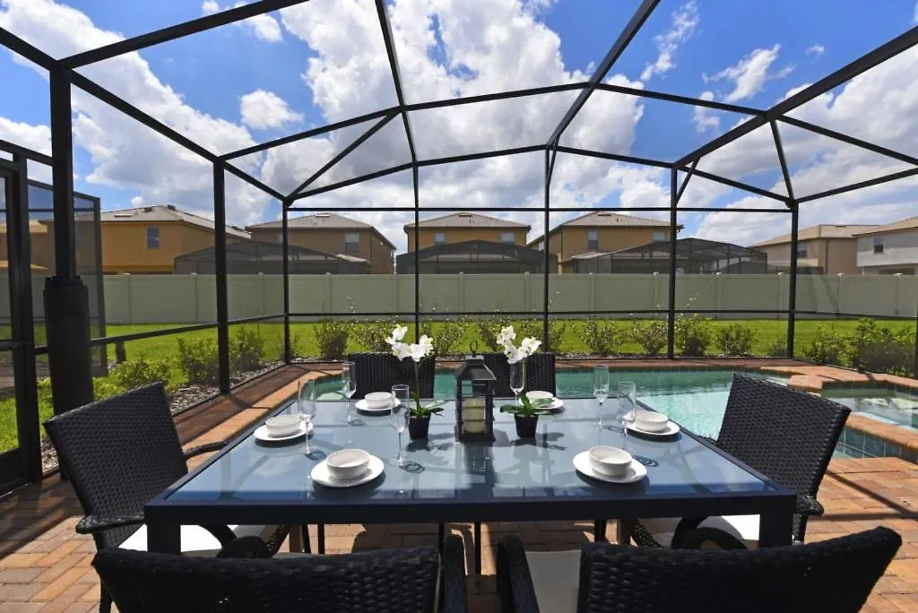 Windsor At Westside - Seven Bedroom Pool Holiday home *