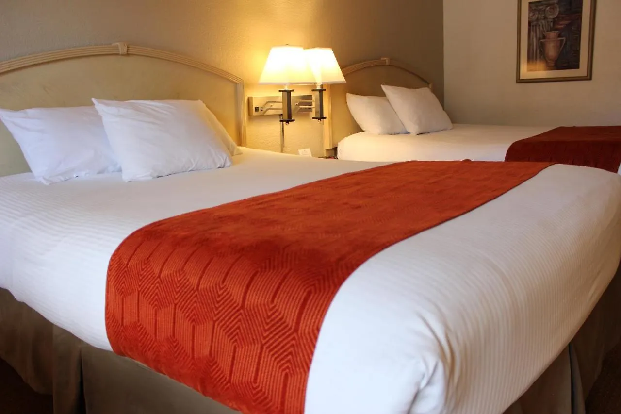 Ramada By Wyndham Kissimmee Gateway - Free Theme Park Shuttle 3*