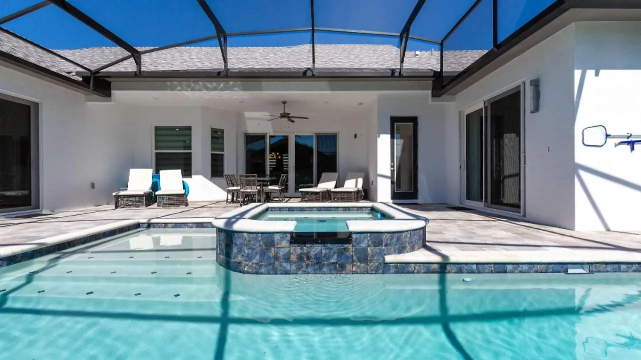 Paradise At Providence - Exclusive 4 Bed Pool Davenport