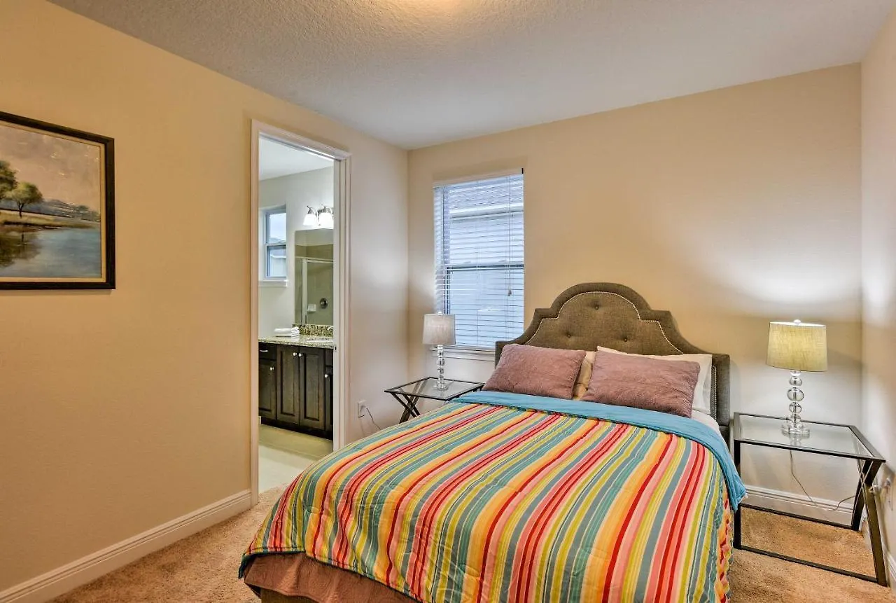 Kissimmee Oasis With Patio About 5 Mi To Disney! Holiday home