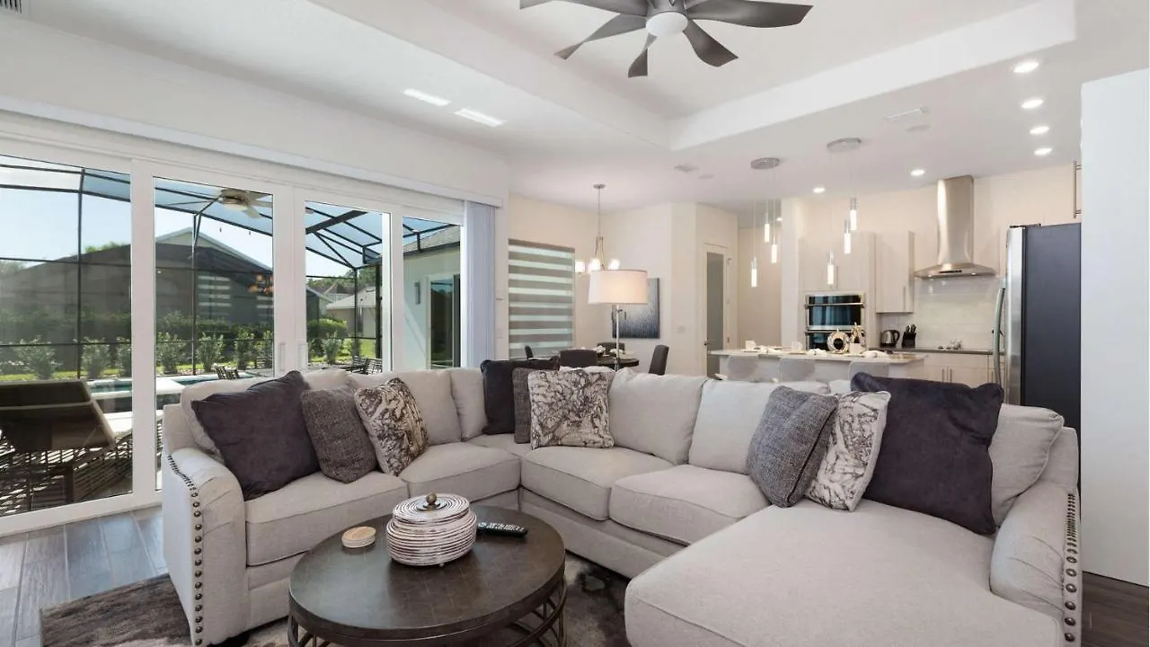 Villa Paradise At Providence - Exclusive 4 Bed Pool Davenport