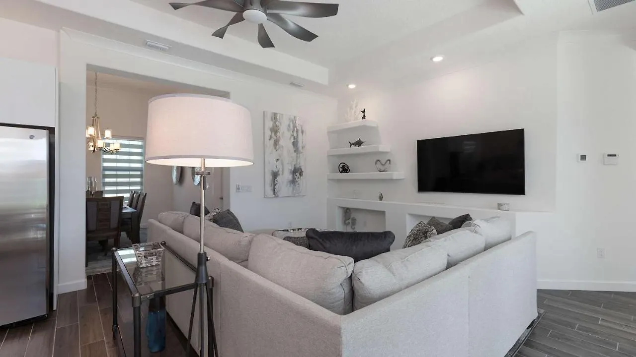 Villa Paradise At Providence - Exclusive 4 Bed Pool Davenport