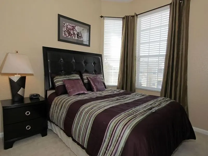 Beautiful 3 Bedroom 2 Bath With A View *