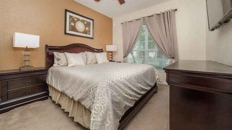 Dom wakacyjny 1 Mile To 4 Bedroom 4 Bath Pool In The Windsor Hills *