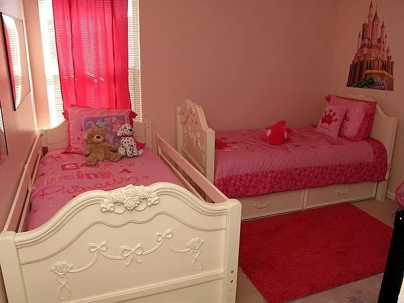 Hébergement de vacances Beautiful 6 Bedroom 4 Bath Pool In Gated