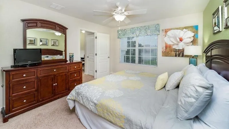 Stunning 6 Bedroom 4 Bath Pool In Windsor Hills בית נופש