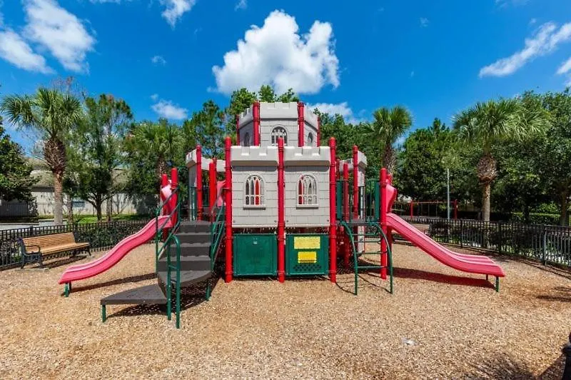 1 Mile To 4 Bedroom 4 Bath Pool In The Windsor Hills *