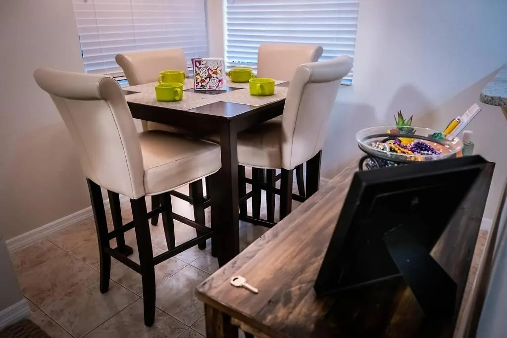Spacious Home, Close To Attractions, Sleeps 4 أورلاندو