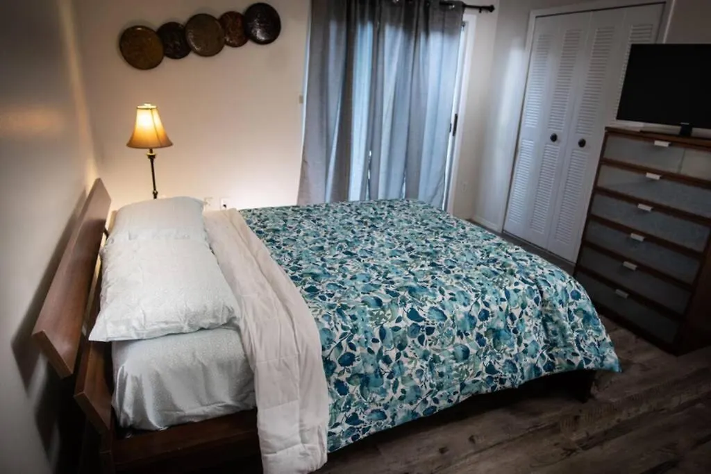 Spacious Home, Close To Attractions, Sleeps 4 بيت للعطل