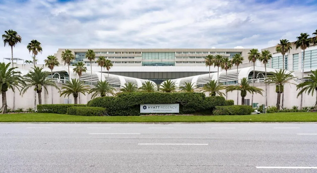 Hyatt Regency International Airport 4*
