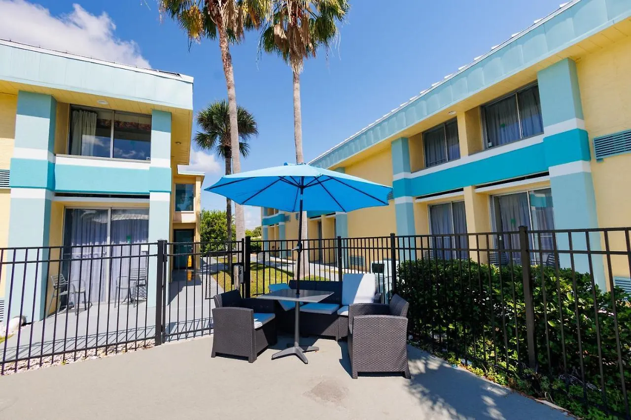 Garnet & Suites, 2*