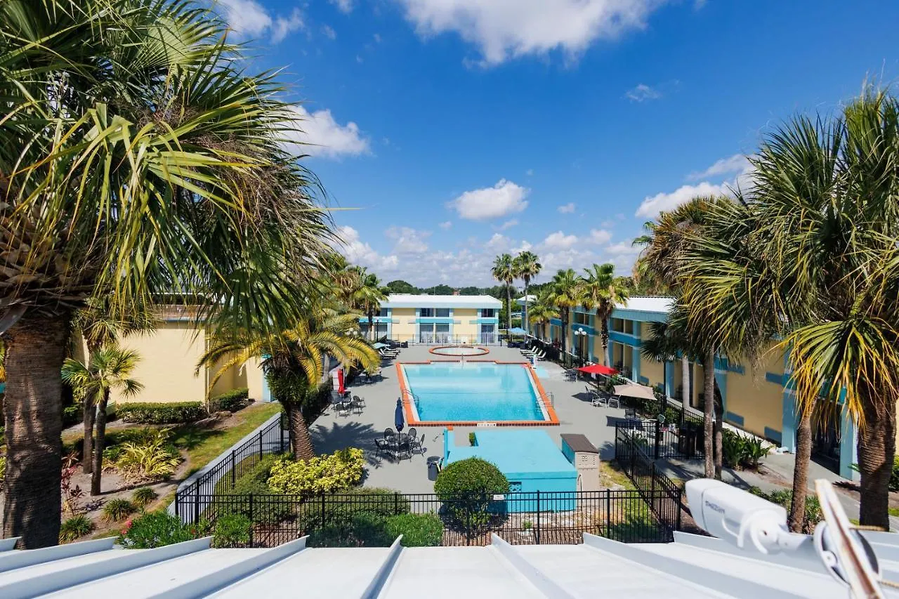 Hotel Garnet & Suites,
