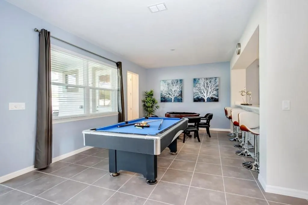 Darth's Manor 9 Bed 6 Bath Huge Solara