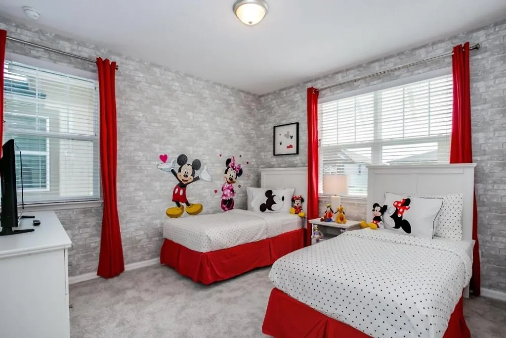 Darth's Manor 9 Bed 6 Bath Huge Solara Vila