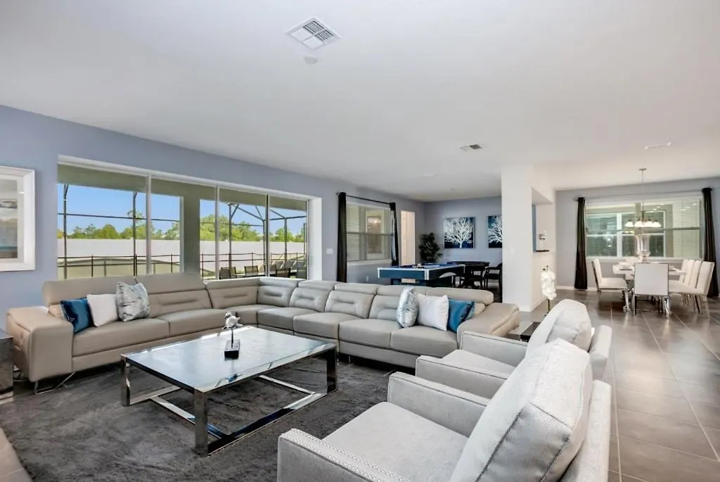 Darth's Manor 9 Bed 6 Bath Huge Solara