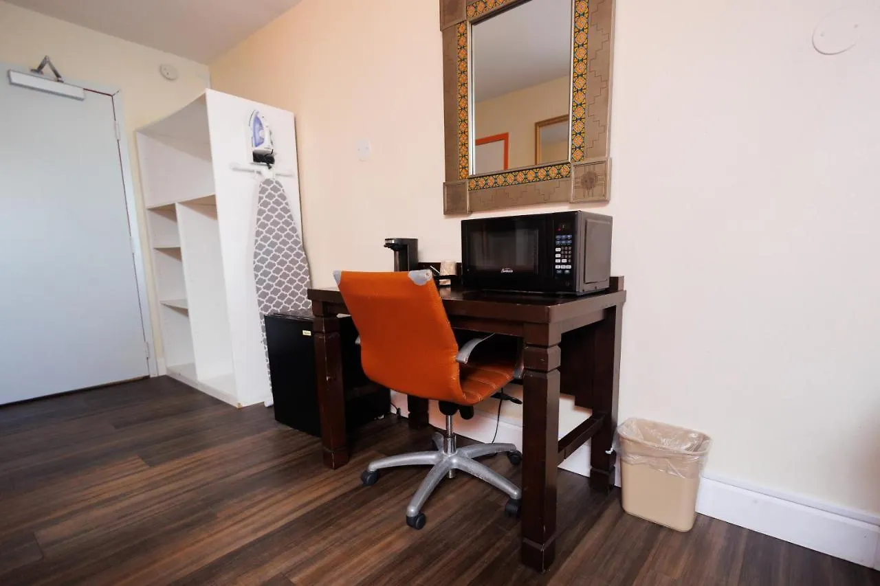 Garnet & Suites,