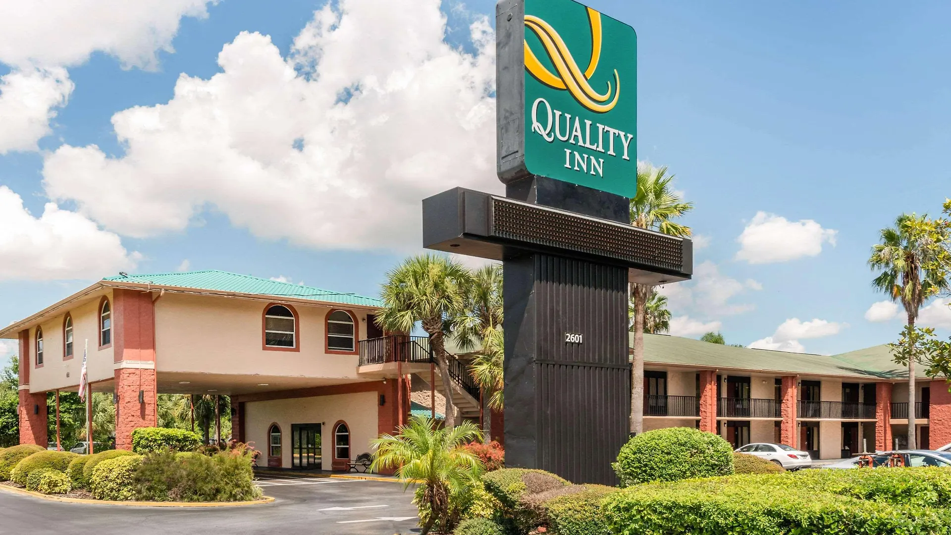 Quality & Airport Otel 2*
