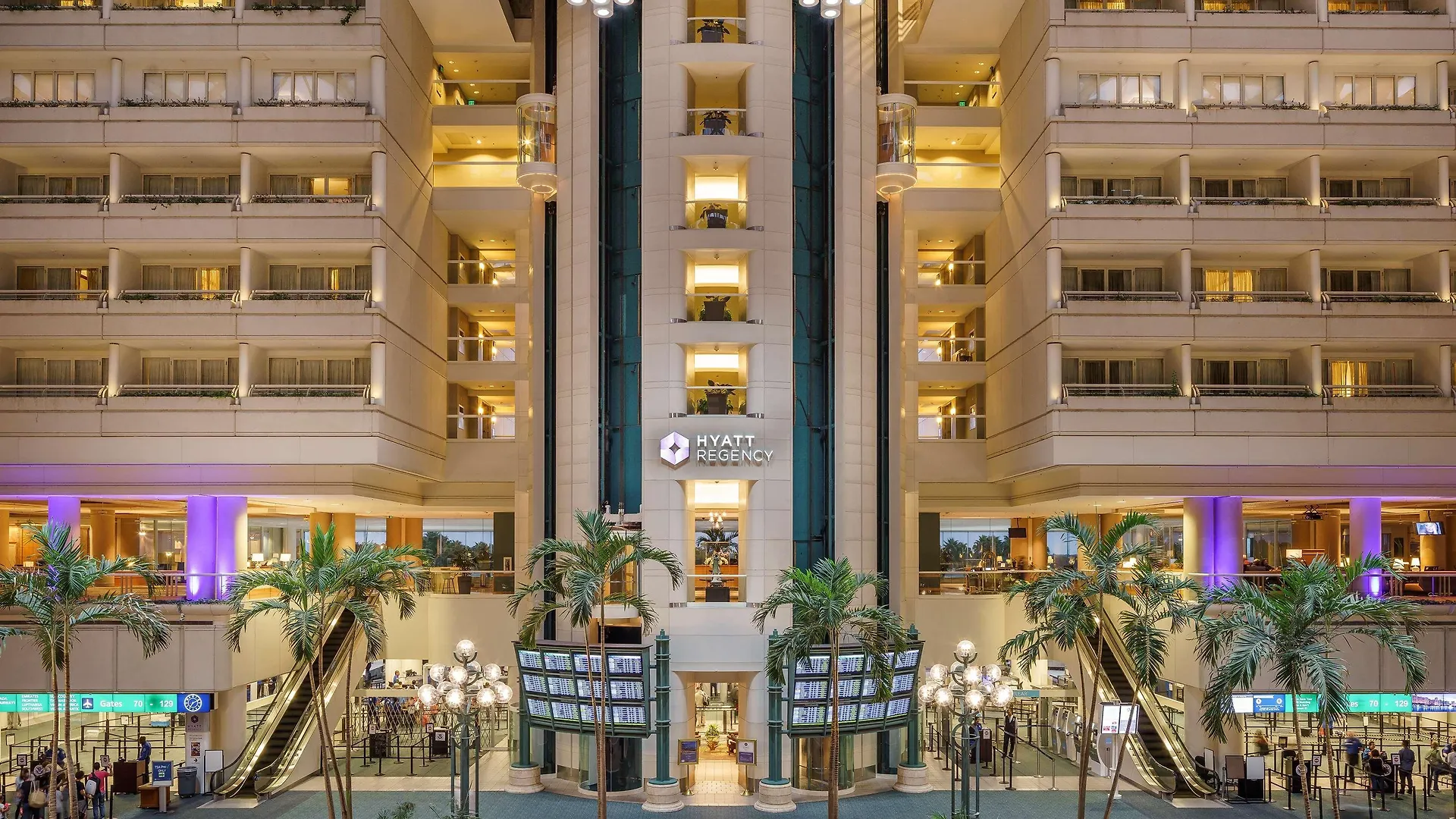 Hyatt Regency International Airport Hotell 4*