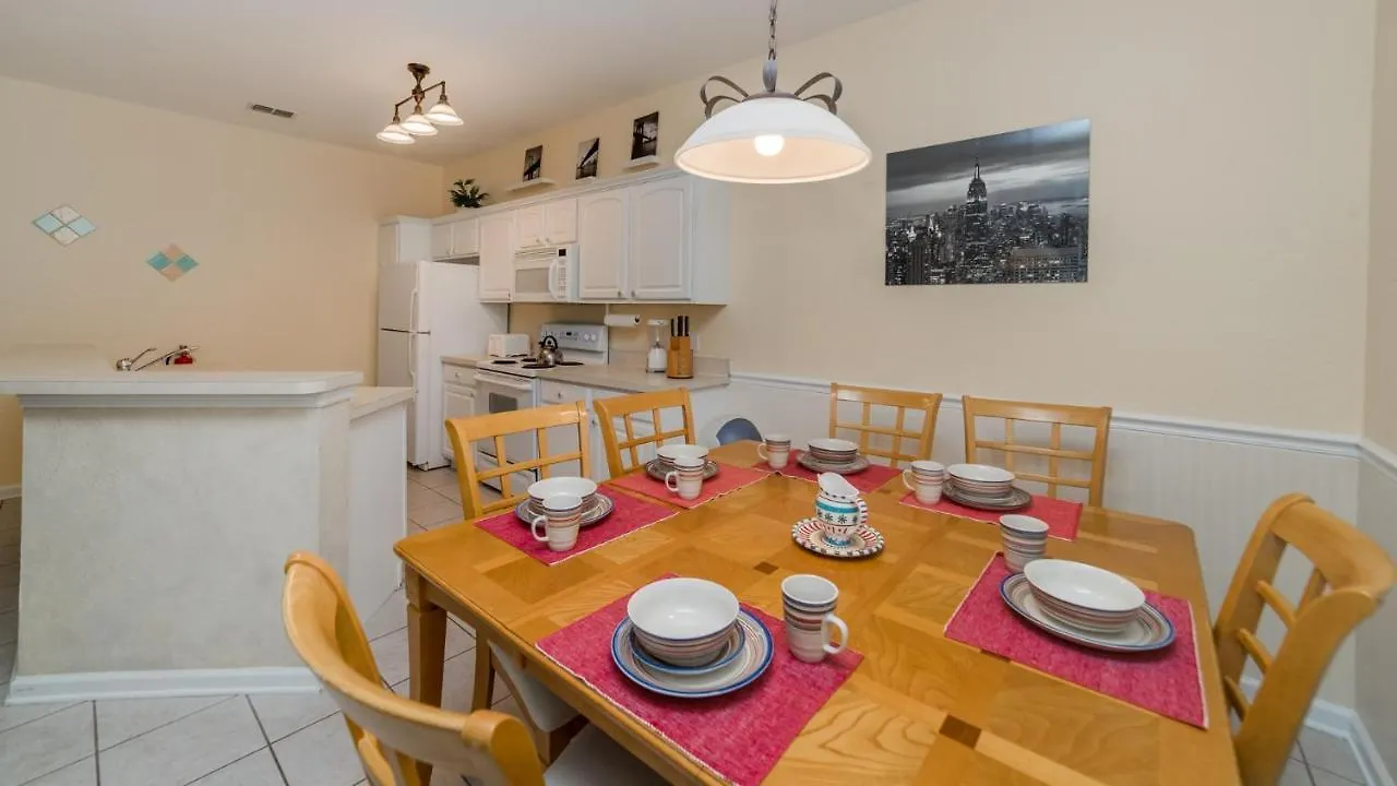 7705 Comrow Street 度假居 *