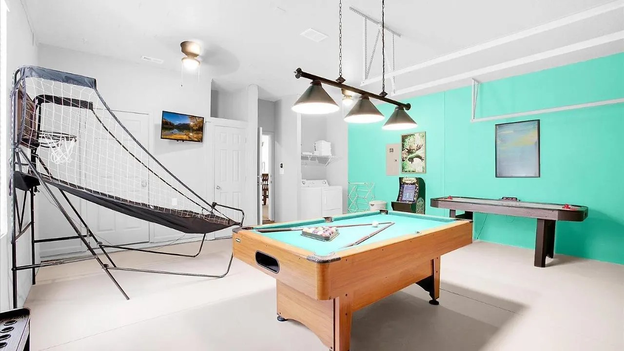 7705 Comrow Street 度假居