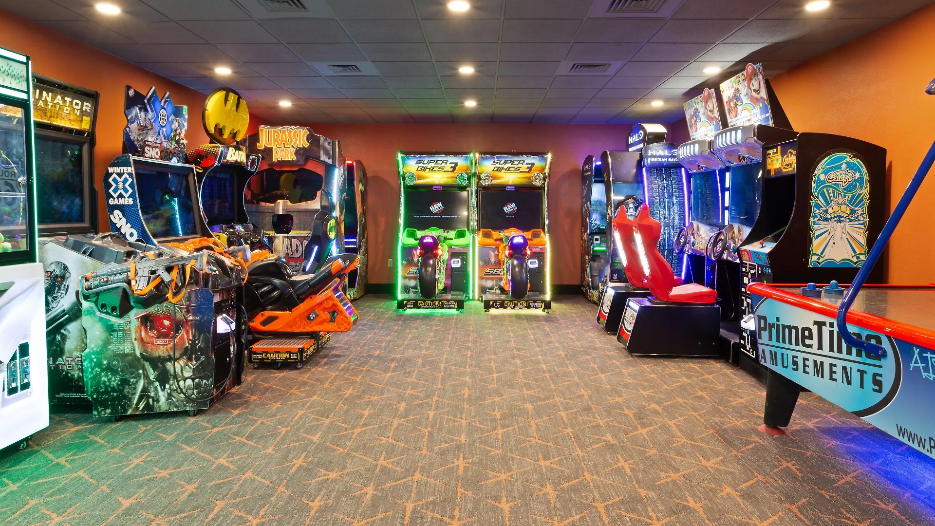 & Across From Universal By Ihg אתר נופש