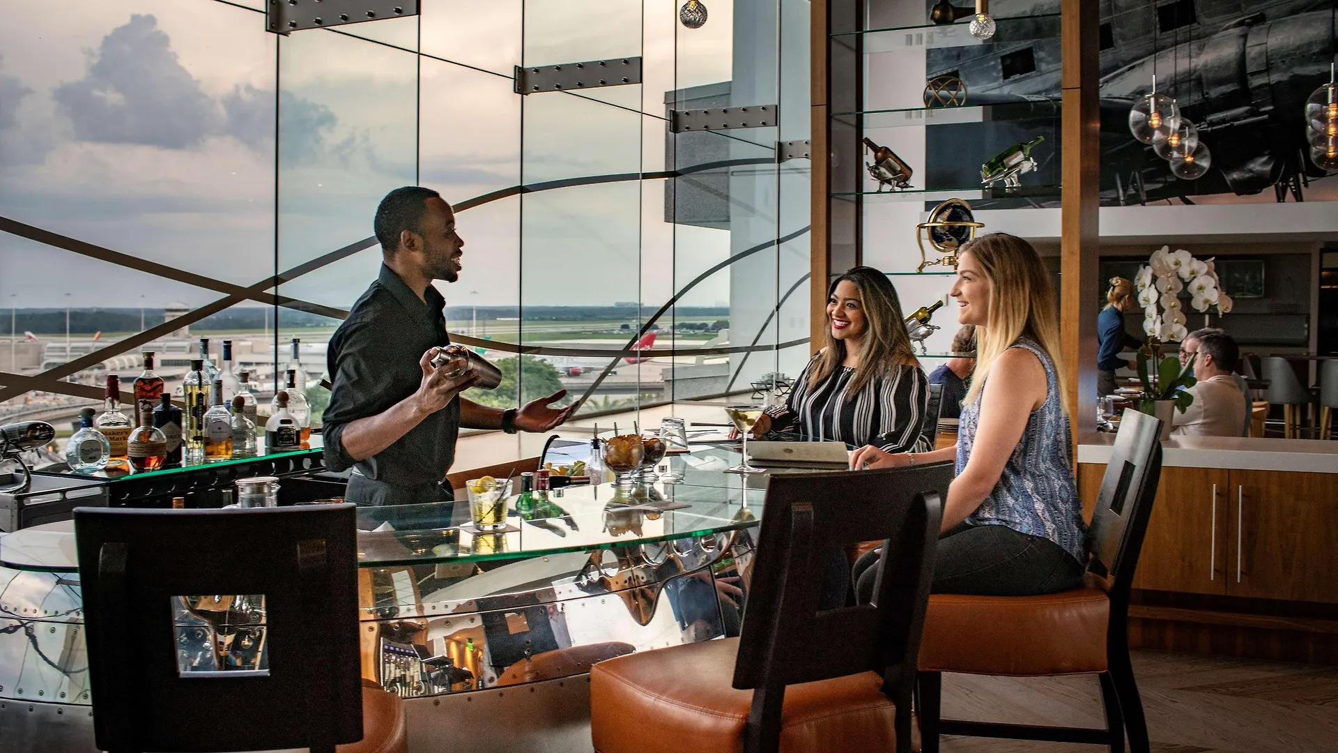 Hyatt Regency International Airport 4*