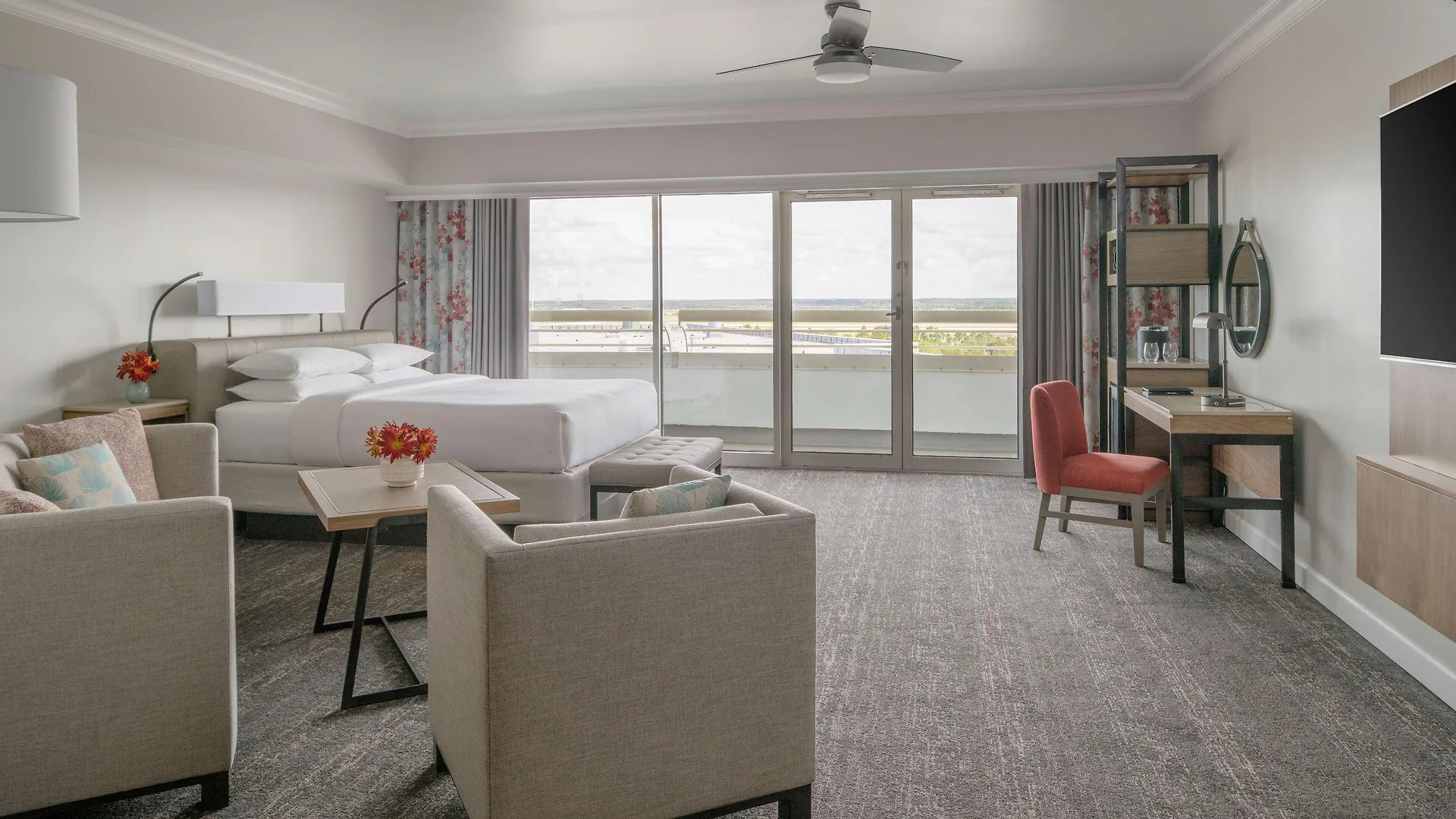 Hyatt Regency International Airport 4*