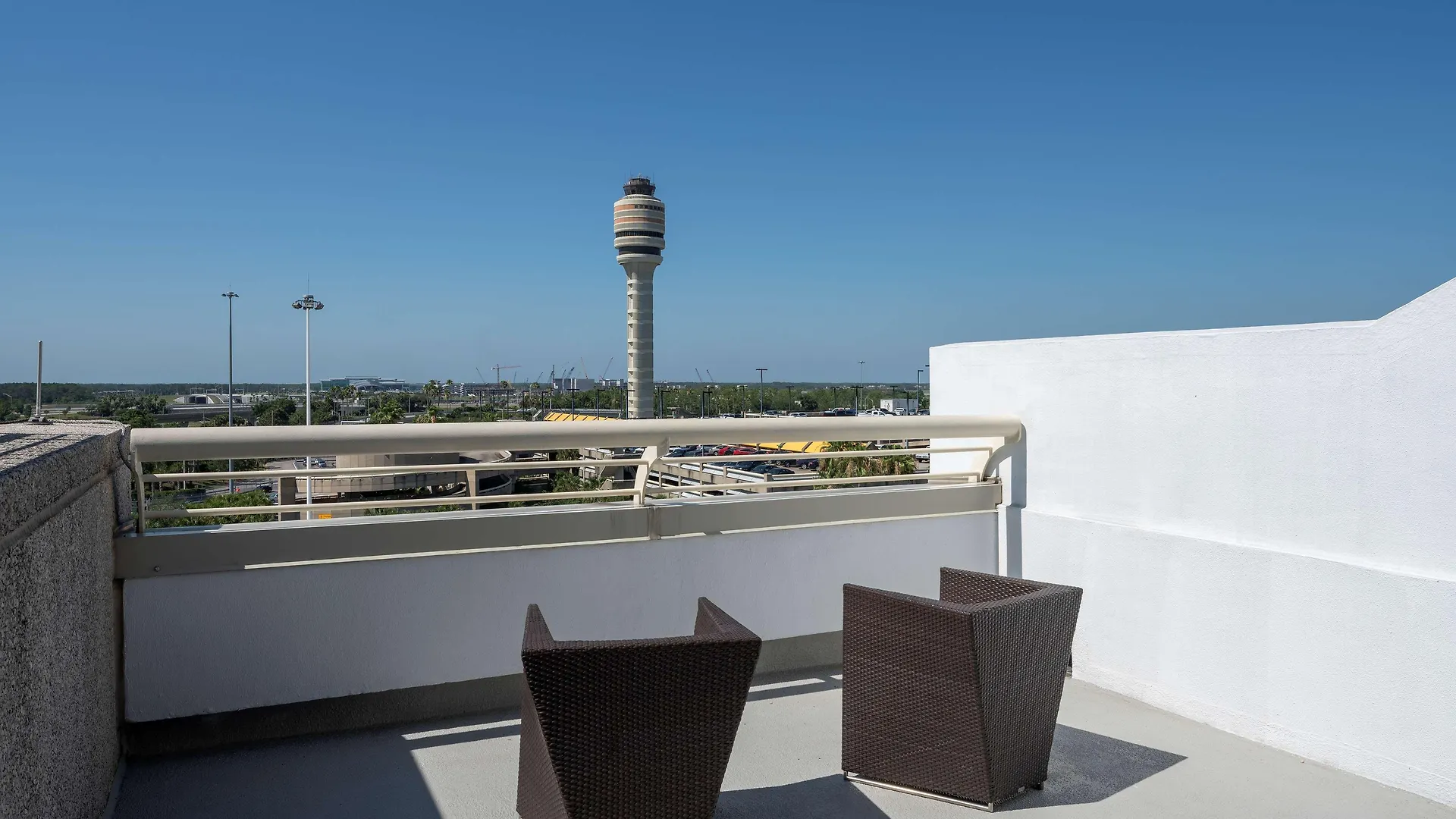 Hyatt Regency International Airport 4*