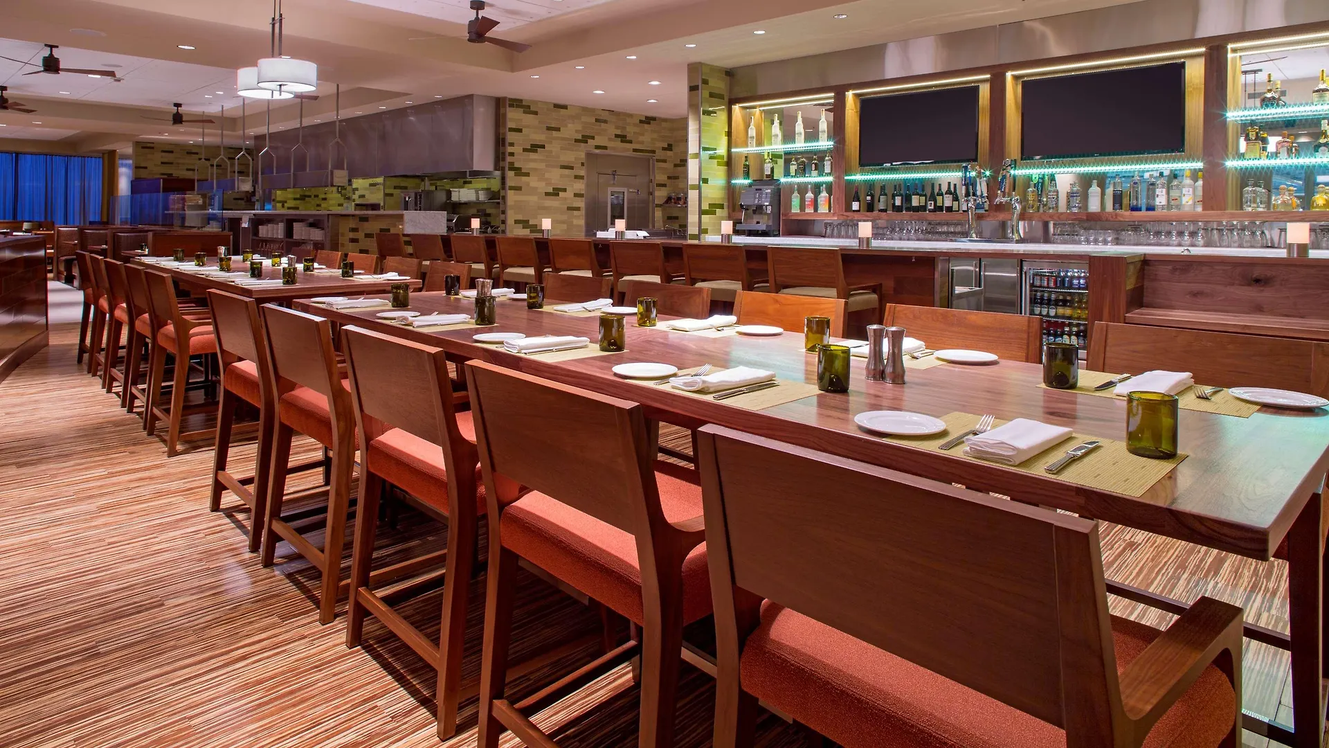 Hyatt Regency International Airport 4*