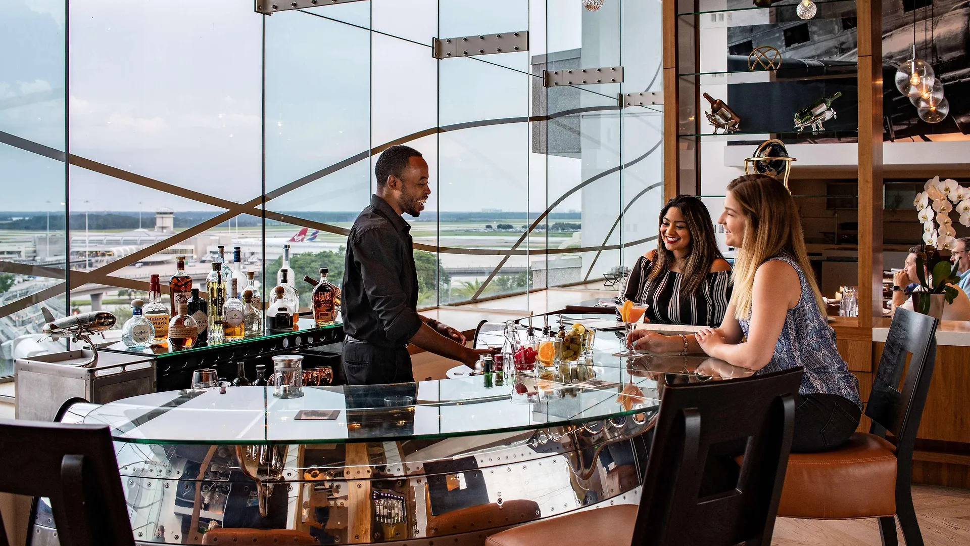 Hyatt Regency International Airport Hotell 4*
