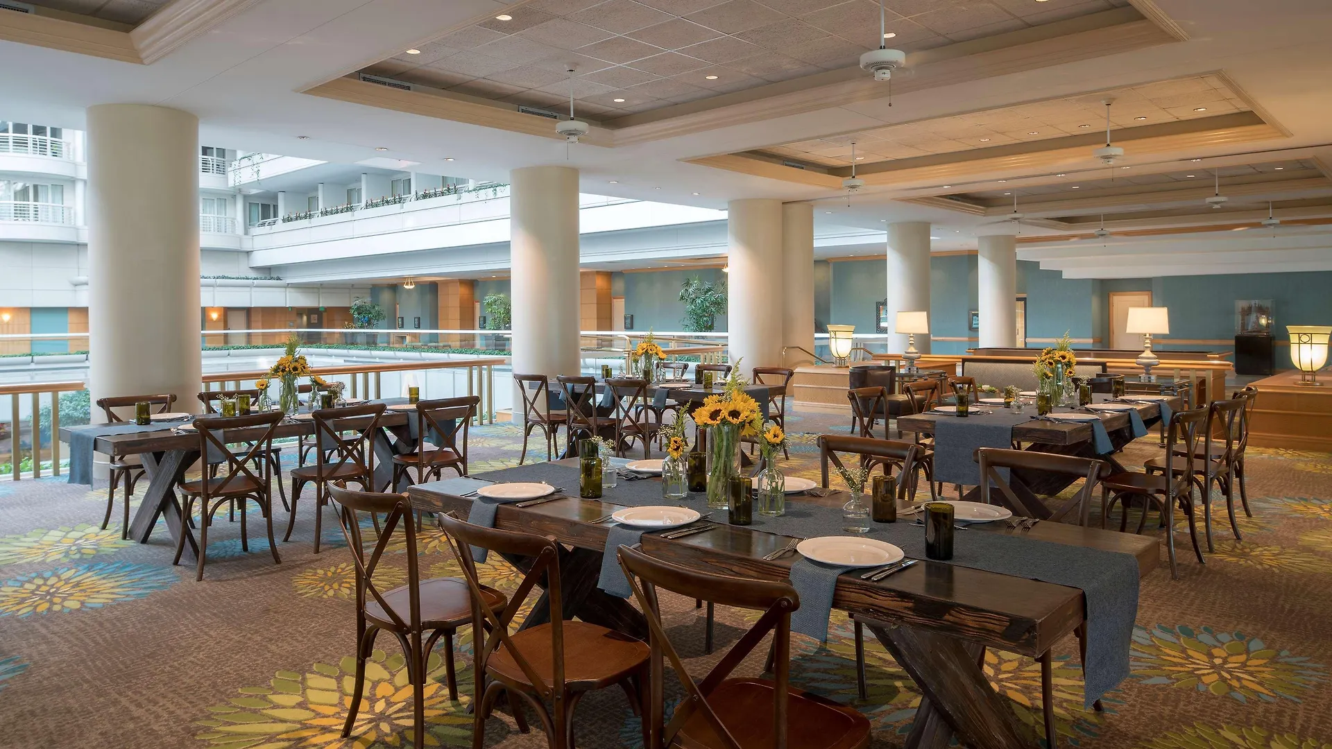 Hotell Hyatt Regency International Airport 4*