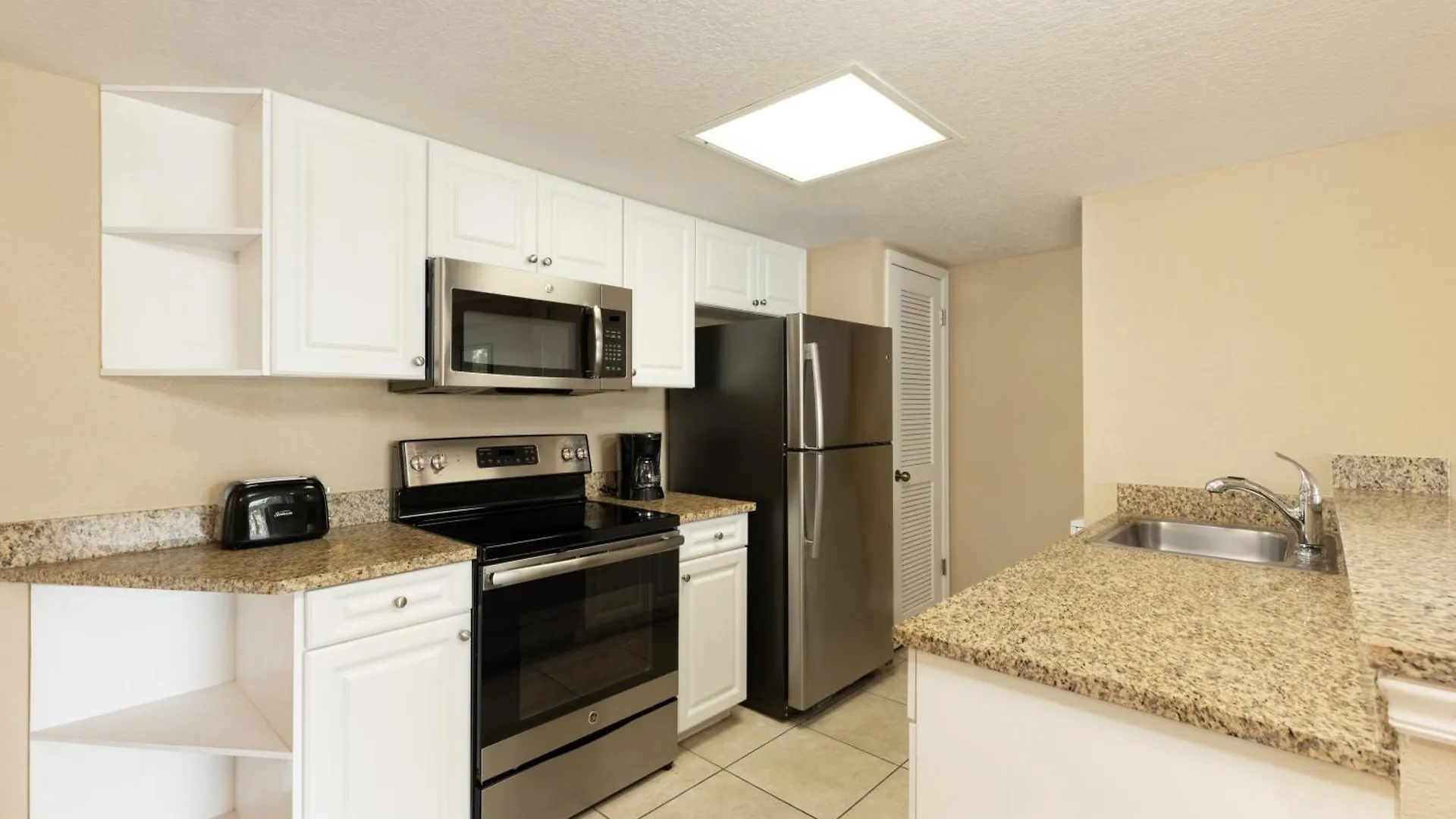 Westgate Towers Aparthotel 3*