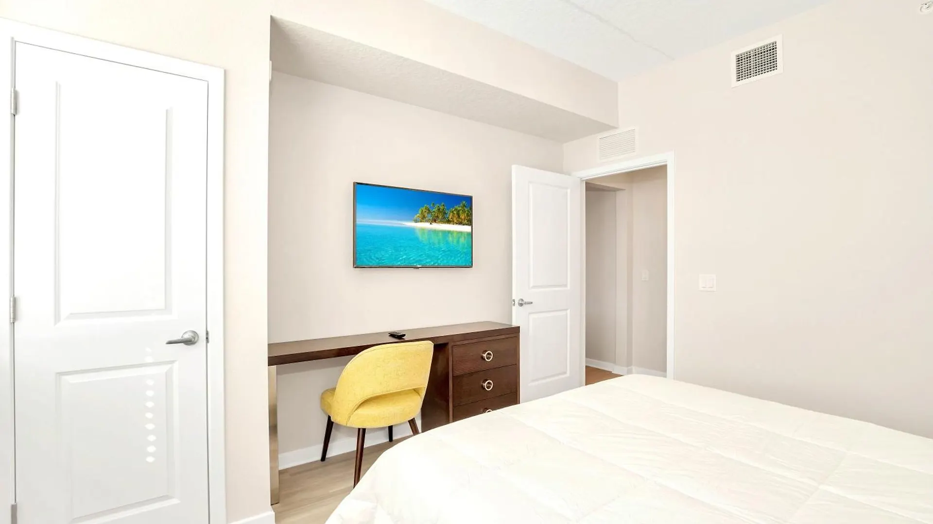 Dom wakacyjny Upscale 3br - Family - Pool And Hot Tub!