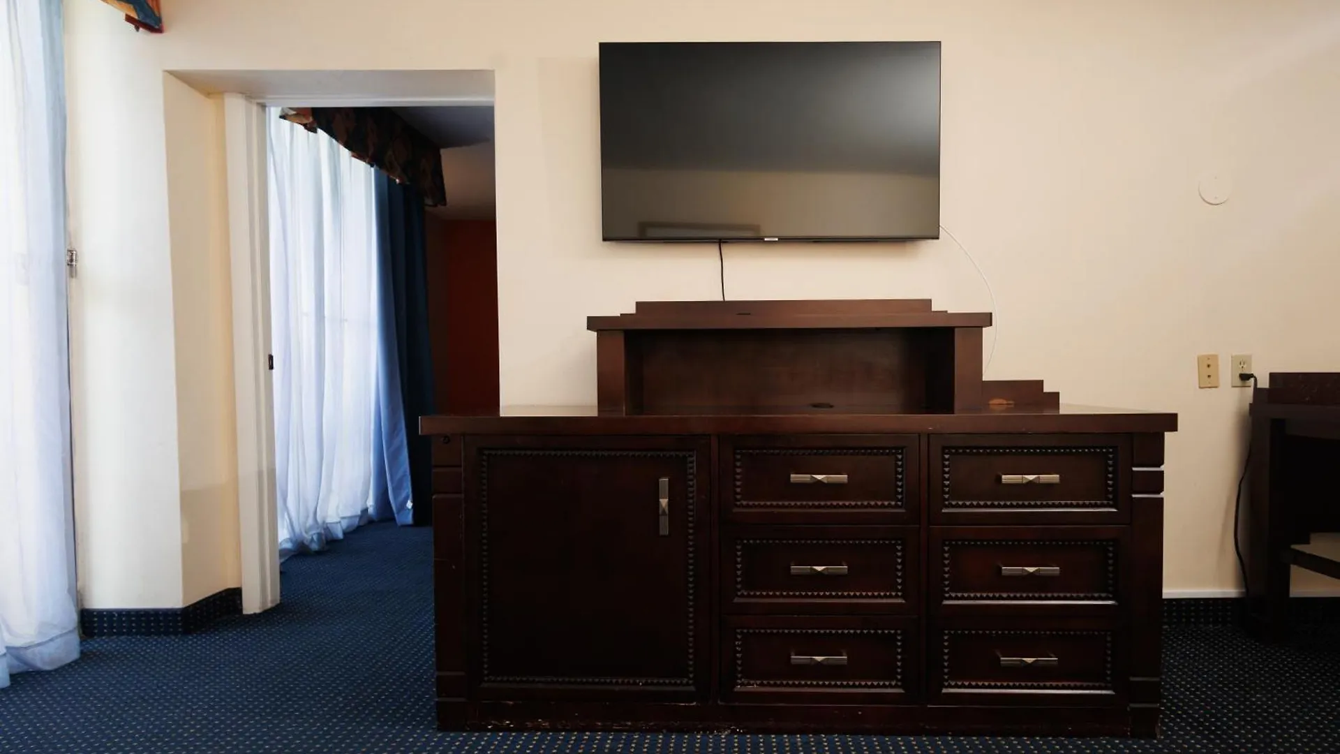 Garnet & Suites, Hotel 2*