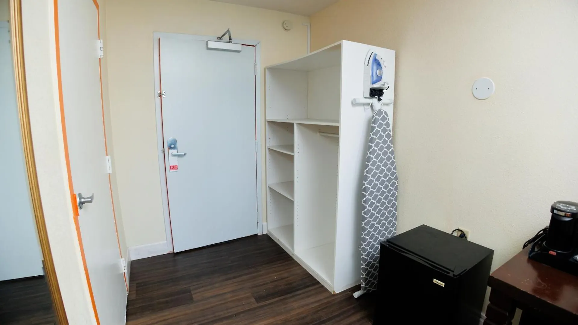 Garnet & Suites, 2*