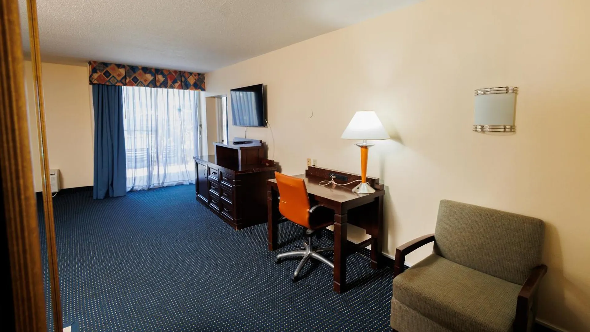 Garnet & Suites, Hotel 2*